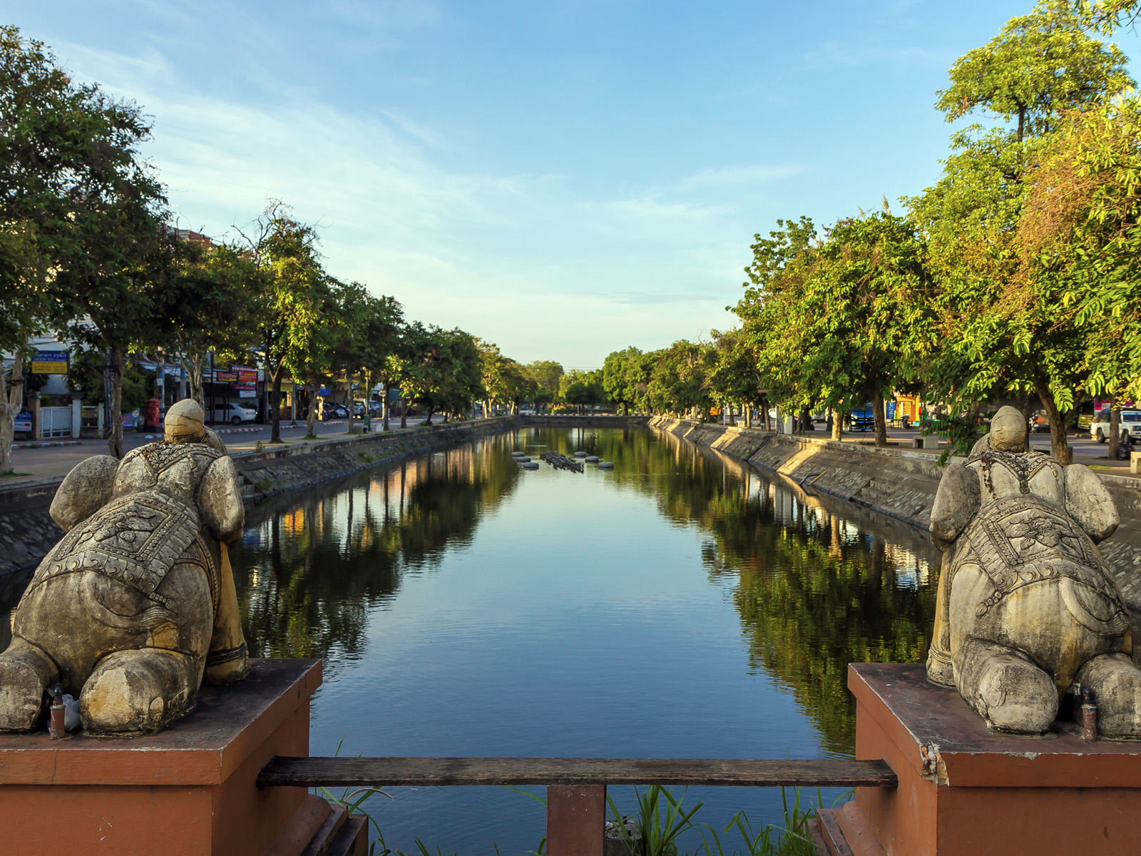 Sightseeing-Touren - Chiang Mai | Chiang Mai Trekking | Das beste Trekking in Chiang Mai mit Piroon Nantaya