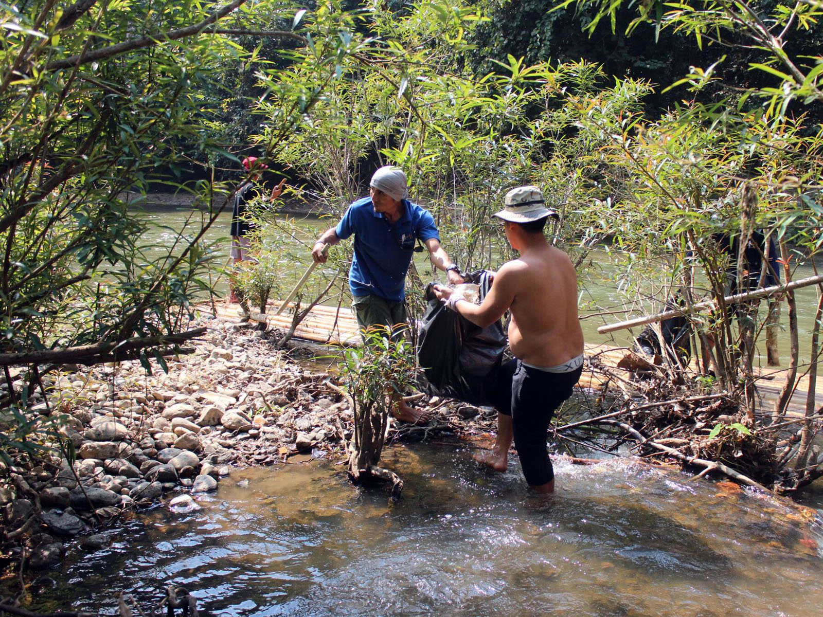 Chiang Mai Trekking - Räume mit uns den Dschungel Nord-Thailands auf | Chiang Mai Trekking | Das beste Trekking in Chiang Mai mit Piroon Nantaya