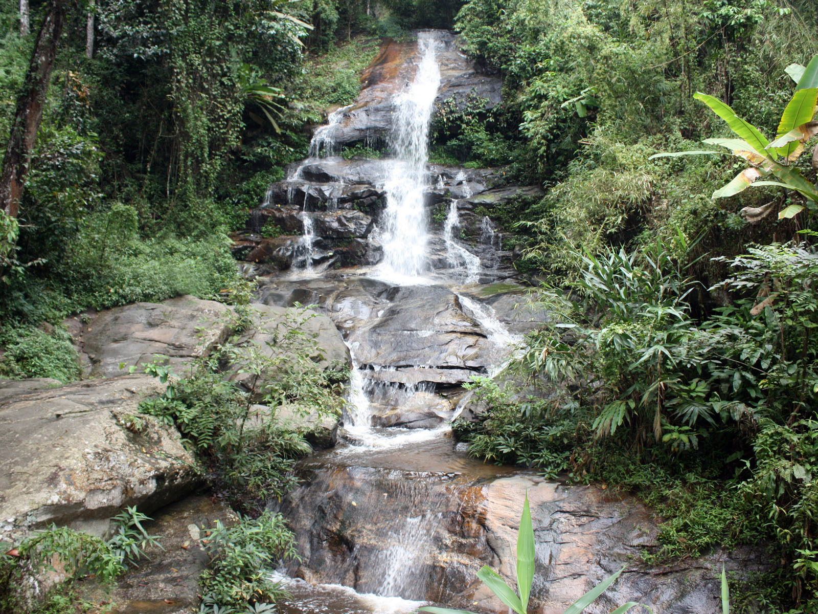 Monthathan Wasserfall | Chiang Mai Trekking | Das beste Trekking in Chiang Mai mit Piroon Nantaya
