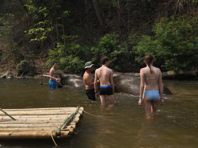 Valerie & Bertrand And Family   | Chiang Mai Trekking | Das beste Trekking in Chiang Mai mit Piroon Nantaya